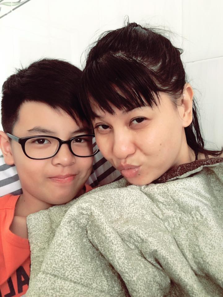 Cát Phượng lo lắng khi thấy con chảy máu cầu cứu cư dân mạng Cát Phượng lo lắng khi thấy con chảy máu cầu cứu cư dân mạng