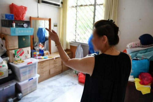 Mâu thuẫn với bố, con gái thuê người lấy hết đồ đạc đi