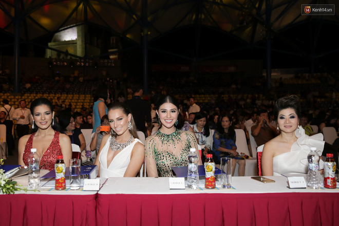 Huyền My khoe vóc dáng đầy gợi cảm trong đêm bán kết Miss Grand International 2017 Huyền My khoe vóc dáng đầy gợi cảm trong đêm bán kết Miss Grand International 2017