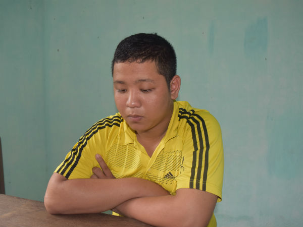 Bắt 2 thanh niên trong đường dây trộm xe máy chuyên nghiệp rồi thay biển số giả để bán