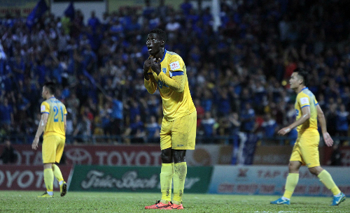 HLV của Thanh Hóa bị cấm chỉ đạo vì vạ miệng ở V-League