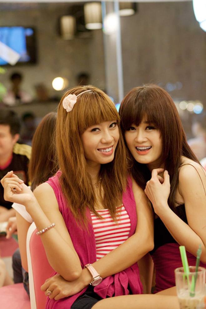 Cuộc đời của Bo có lẽ đã đi theo một ngã rẽ khác nếu cô không gặp Phat P, một DJ chuyên nghiệp từng nhiều năm làm DJ tại Mỹ trong một lần anh về Việt Nam biểu diễn. Kể từ đó Bo xin theo học Phat P và không ngờ lần thử tài đầu tiên, trong cuộc thi tìm kiếm tài năng DJ năm 2003, Mỹ Quyên đã giành được vị trí cao nhất. 