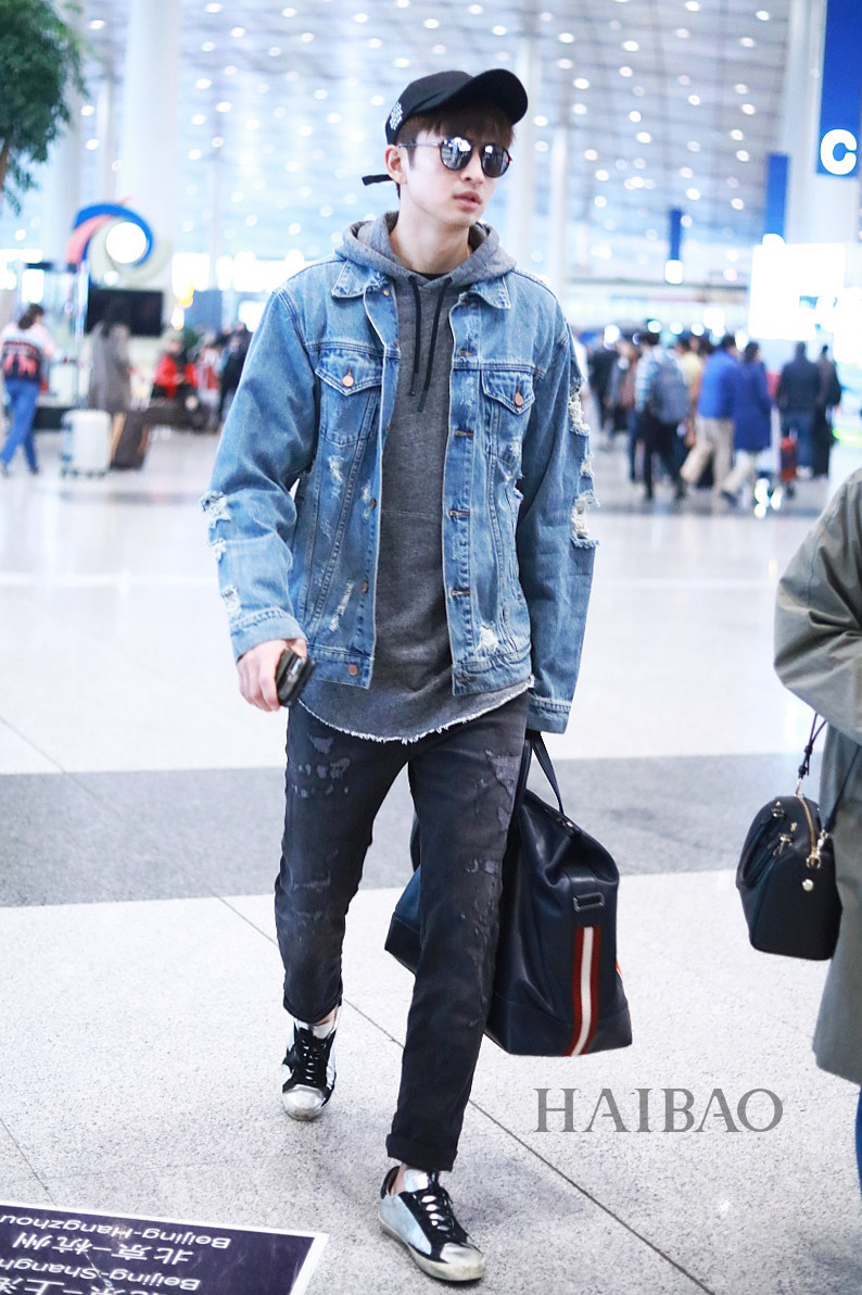 Kiểu áo thể thao được các sao nam Hoa ngữ ưa chuộng