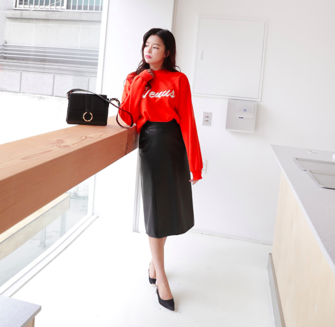 Lên đồ ấm áp cho ngày trời lạnh tăng cường với 4 kiểu chân váy chuyên dụng của mùa đông Lên đồ ấm áp cho ngày trời lạnh tăng cường với 4 kiểu chân váy chuyên dụng của mùa đông