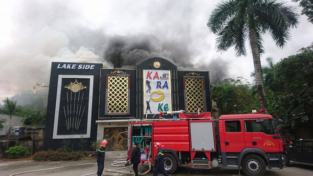 Cháy lớn tại quán karaoke gần khu đô thị Linh Đàm