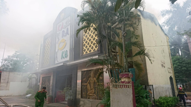 Cháy lớn tại quán karaoke gần khu đô thị Linh Đàm