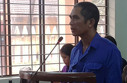 Can ngăn chồng uống rượu, vợ bị đâm gục