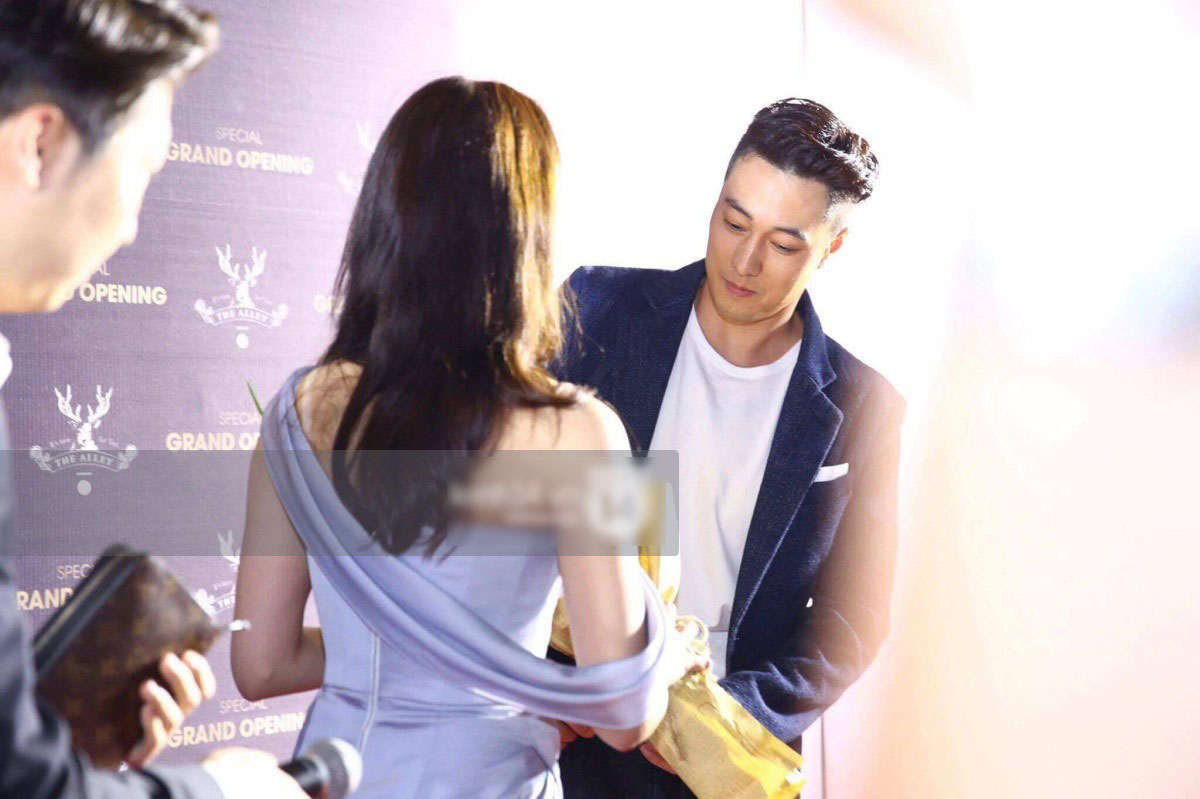 So Ji Sub xuất hiện cực bảnh trai, sánh đôi với Diệp Lâm Anh tại sự kiện So Ji Sub xuất hiện cực bảnh trai, sánh đôi với Diệp Lâm Anh tại sự kiện