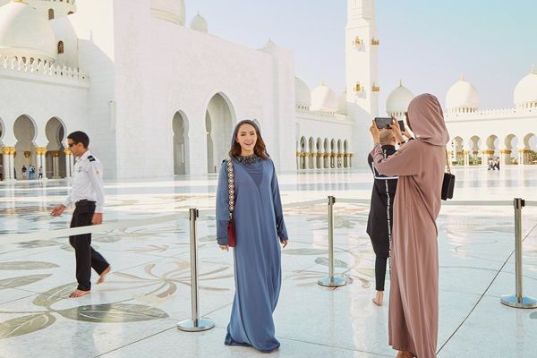 Minh Hằng - Phạm Hương khẳng định vẻ đẹp Việt ở Dubai