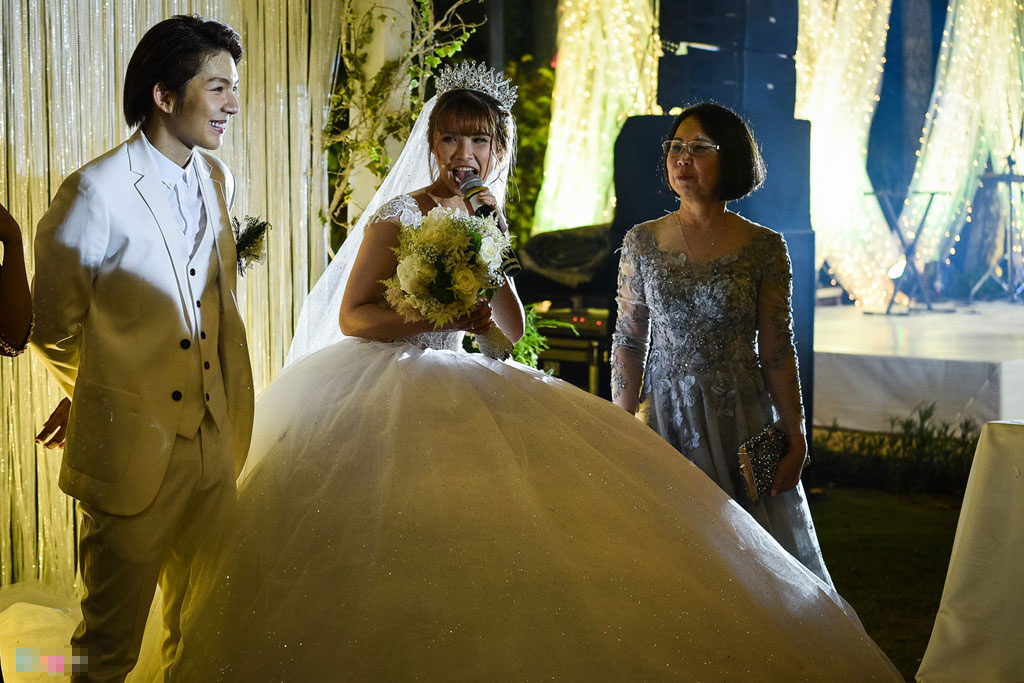 Kelvin Khánh hôn Khởi My nồng nàn trong lễ cưới