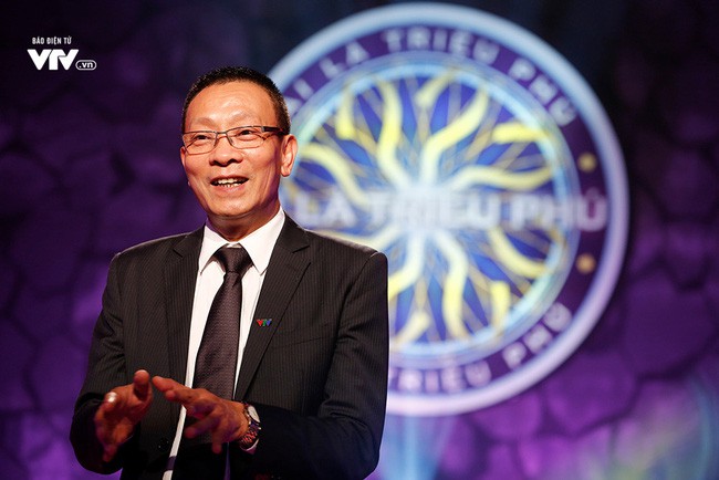 Chia tay chương trình 12 năm tuổi Ai là triệu phú, nhà báo Lại Văn Sâm khẳng định Không ai là không thể thay thế