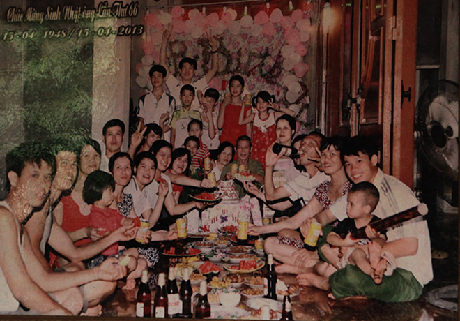 Chuyện chồng làm bà đỡ cho vợ ở gia đình 14 con giữa Thủ đô