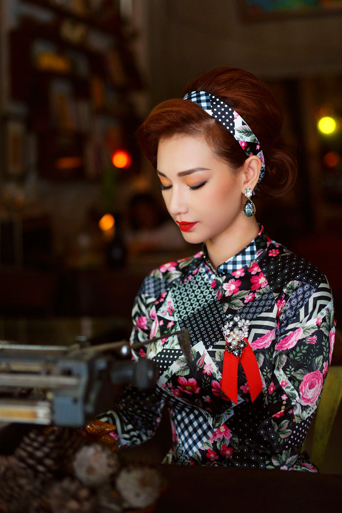 Quỳnh Chi khoe nhan sắc gái một con với áo dài truyền thống