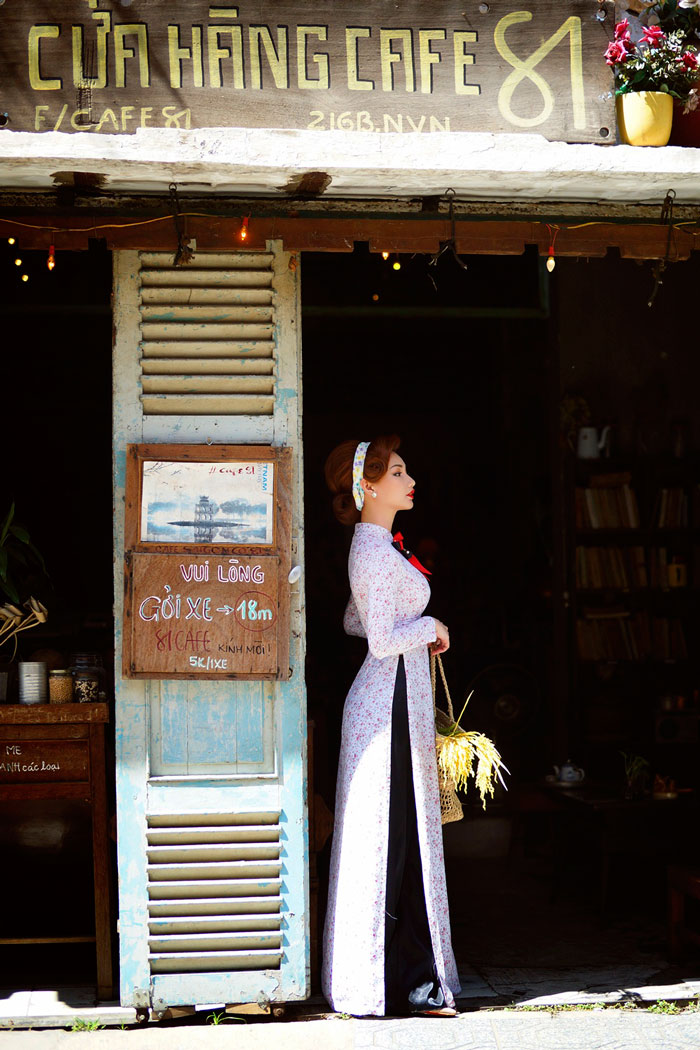 Quỳnh Chi khoe nhan sắc gái một con với áo dài truyền thống