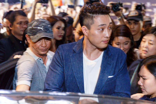 So Ji Sub bị đồn bỏ về giữa sự kiện, Diệp Lâm Anh nói gì?