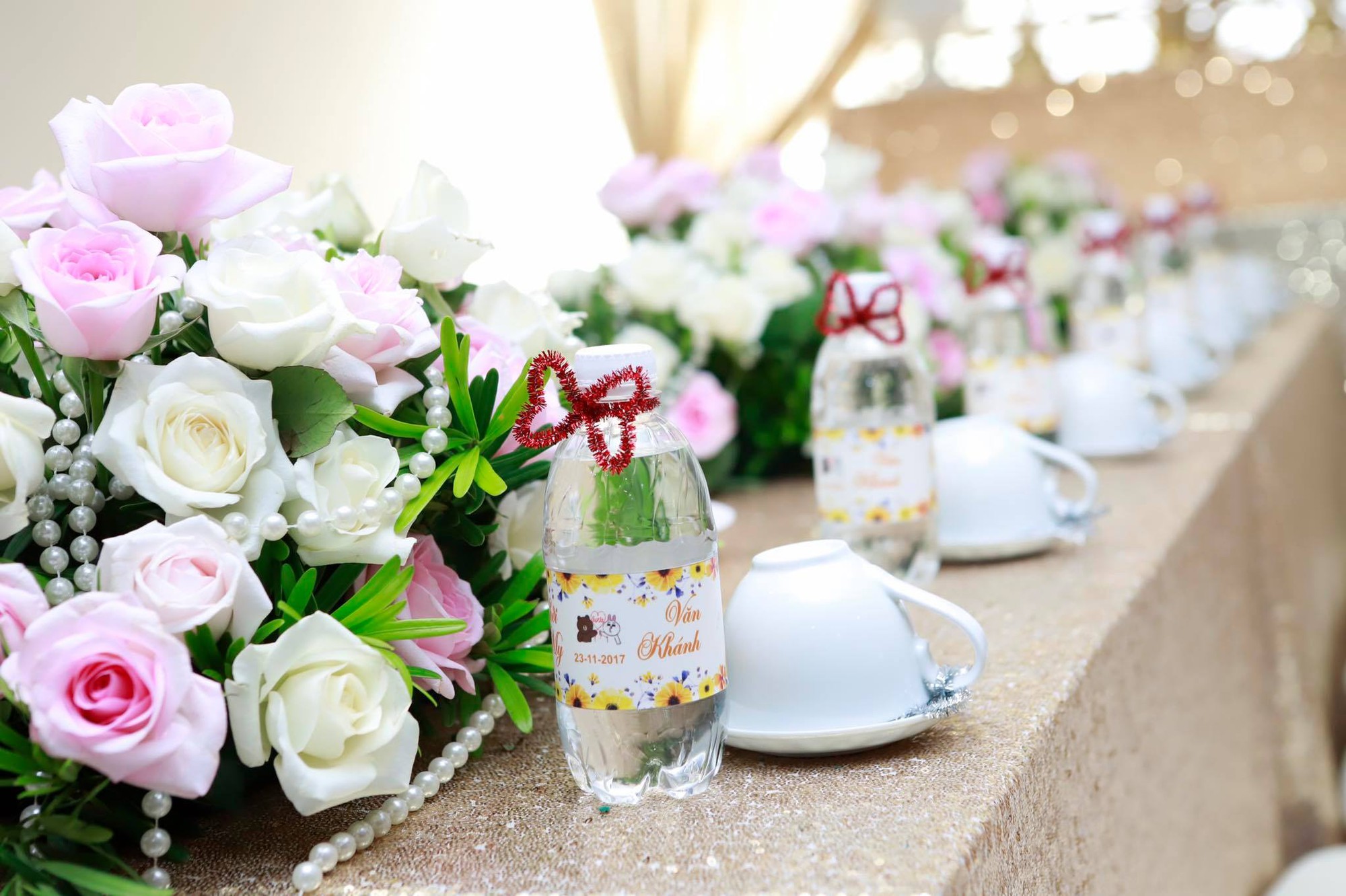 Cận cảnh bên trong Lễ vu quy bất ngờ của Khởi My và Kelvin Khánh sáng nay