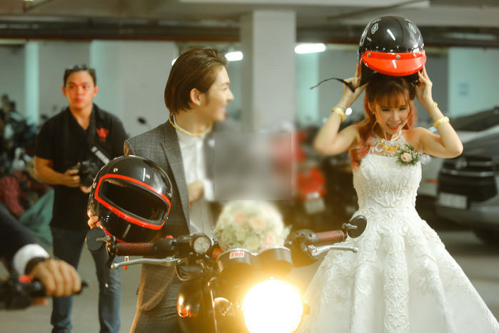 Cô dâu Khởi My cùng Kelvin Khánh xuất hiện rạng rỡ sau lễ đón dâu tại nhà riêng Cô dâu Khởi My cùng Kelvin Khánh xuất hiện rạng rỡ sau lễ đón dâu tại nhà riêng
