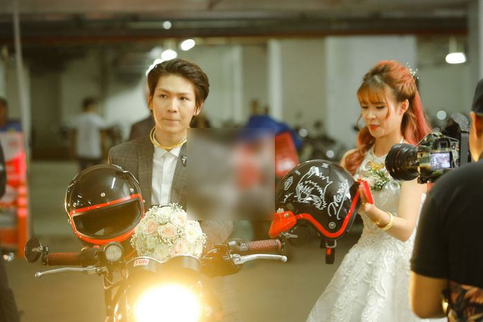 Cô dâu Khởi My cùng Kelvin Khánh xuất hiện rạng rỡ sau lễ đón dâu tại nhà riêng