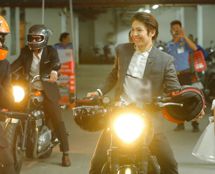 Cô dâu Khởi My cùng Kelvin Khánh xuất hiện rạng rỡ sau lễ đón dâu tại nhà riêng Cô dâu Khởi My cùng Kelvin Khánh xuất hiện rạng rỡ sau lễ đón dâu tại nhà riêng