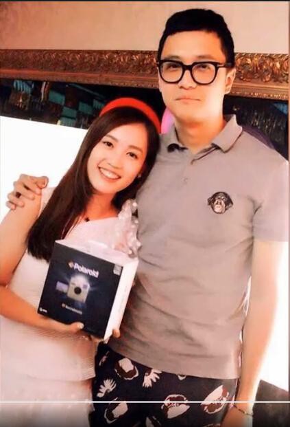 Ngoại tình với vợ Ảnh đế Trung Quốc, quản lý chiếm đoạt 140 tỷ để mua nhà, thuê khách sạn 200 lần ngủ với 10 cô gái bao gồm cả sao nữ