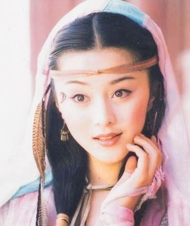 Nhan sắc thanh xuân năm ấy của 8 nữ đại minh tinh Cbiz: Khó so sánh được ai đẹp hơn ai