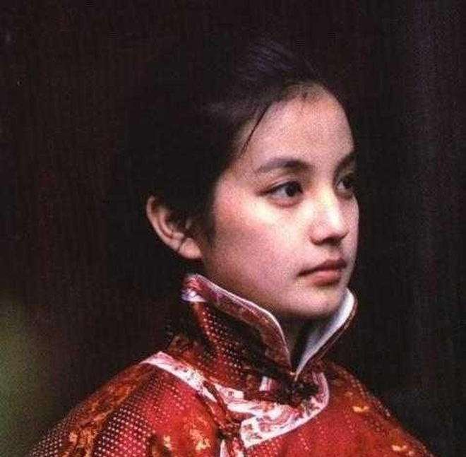 Nhan sắc thanh xuân năm ấy của 8 nữ đại minh tinh Cbiz: Khó so sánh được ai đẹp hơn ai