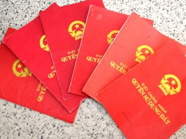 Sổ đỏ ghi tên cả gia đình: Bố bán nhà phải hỏi ý con?