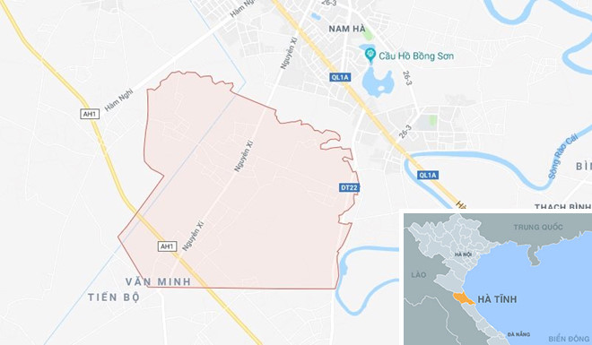 Xe tải, xe đầu kéo đâm đối đầu, 2 tài xế mắc kẹt trong cabin