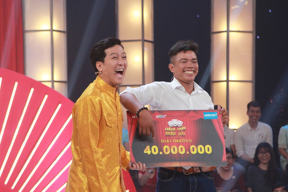 Thách thức danh hài: Anh chàng xe ôm nghèo ẵm 40 triệu và gây sốt với câu nói Thứ nào chịu nổi!