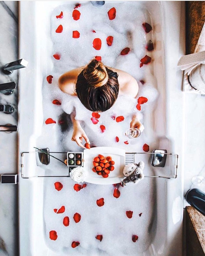 Phát hoảng với trào lưu khoe thân của thiếu nữ nhà giàu Singapore