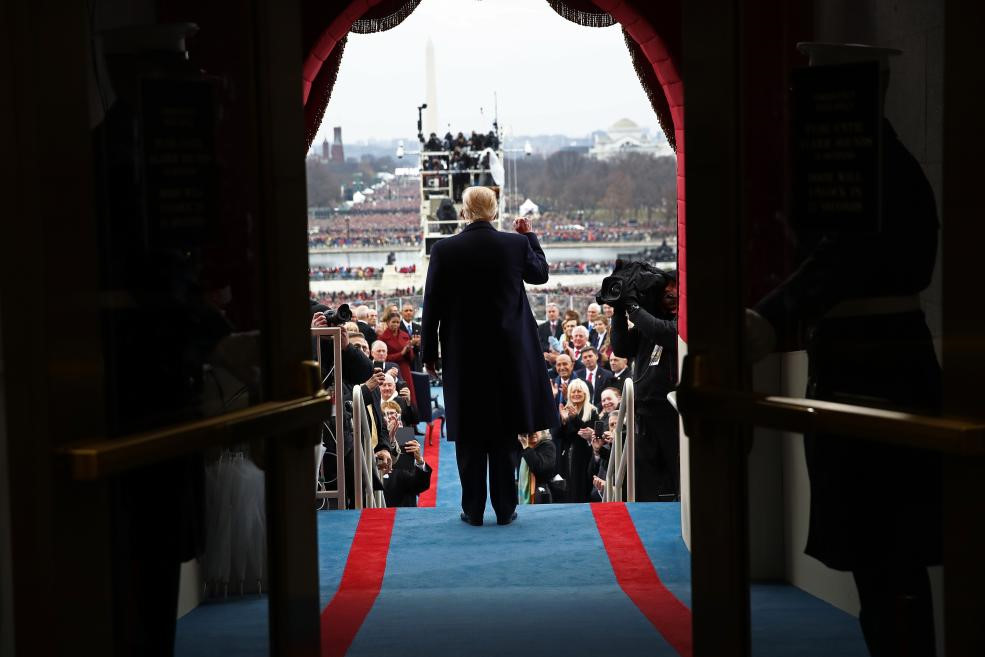 Ông Trump và hơn 300 ngày đầu tiên làm tổng thống Ông Trump và hơn 300 ngày đầu tiên làm tổng thống