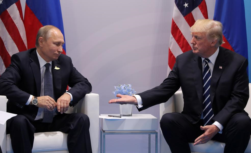 Ông Trump và hơn 300 ngày đầu tiên làm tổng thống Ông Trump và hơn 300 ngày đầu tiên làm tổng thống