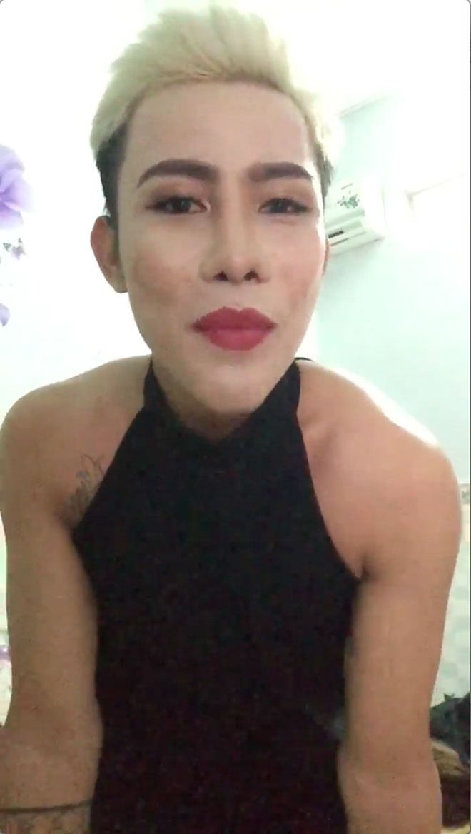 Một năm trôi qua, thảng thốt nhìn lại thấy Tùng Sơn đã biến hình thành Miley Cyrus từ bao giờ Một năm trôi qua, thảng thốt nhìn lại thấy Tùng Sơn đã biến hình thành Miley Cyrus từ bao giờ