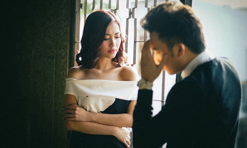 Dù không đòi ly hôn nhưng 5 dấu hiệu này chứng tỏ chồng đã hết yêu bạn