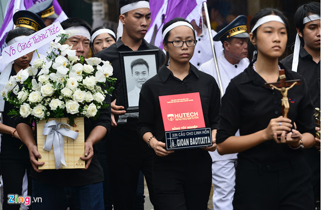 ĐH Hutech nhận sai, hứa chu cấp cho gia đình nam sinh tử nạn