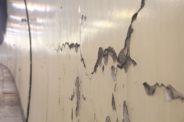 Hàng loạt vết nứt xuất hiện, đơn vị quản lý vẫn nói hầm Hải Vân an toàn?