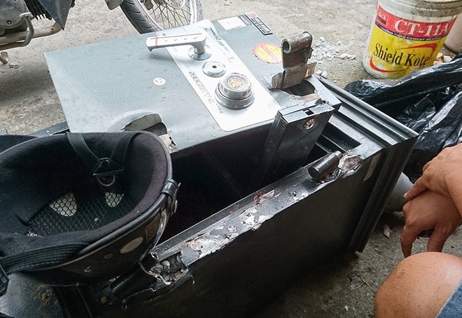 Vụ cháy lớn ở quận 9, TP.HCM: Lao vào ngọn lửa cứu hai con, người mẹ trẻ bị bỏng nặng nhưng chỉ cứu được con út