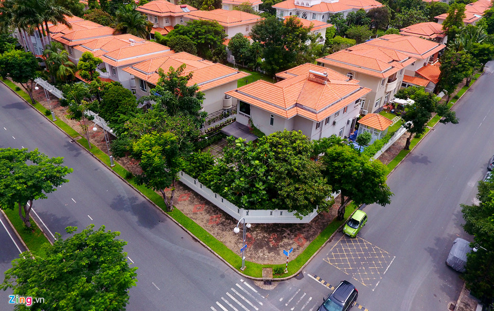 Biệt thự, chung cư ở Sài Gòn liên tiếp bị ngân hàng siết nợ