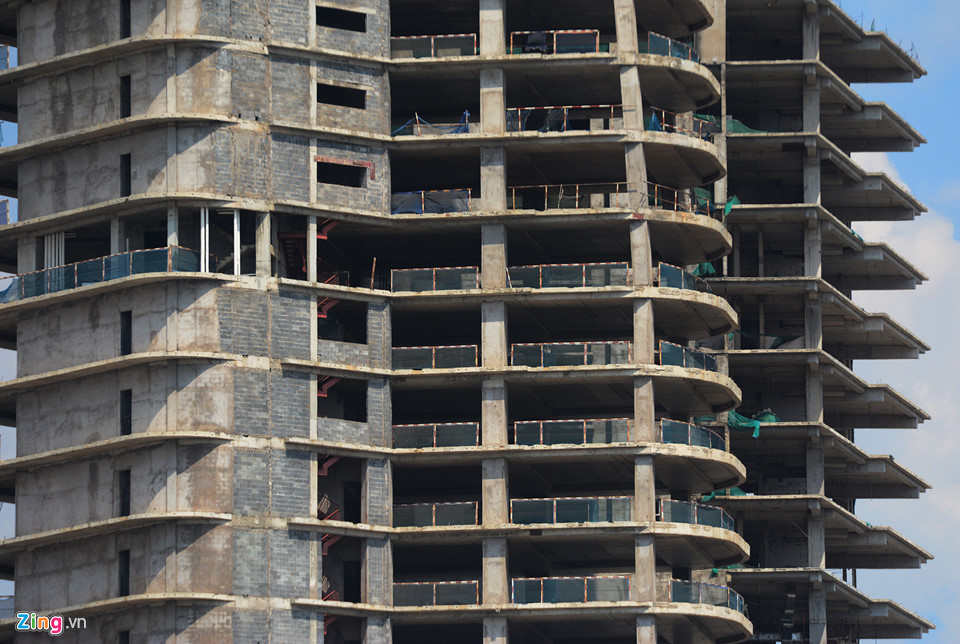 Biệt thự, chung cư ở Sài Gòn liên tiếp bị ngân hàng siết nợ