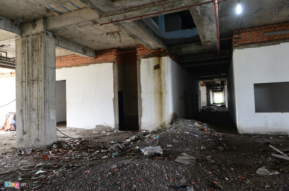 Biệt thự, chung cư ở Sài Gòn liên tiếp bị ngân hàng siết nợ