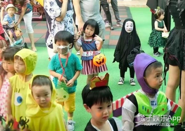 Cô bé Vô Diện nổi nhất dịp Halloween năm ngoái lại tái xuất rồi