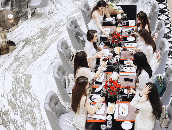 Hội 8 mẹ bỉm sữa hot nhất đây: Xưa là hot girl xinh đẹp, kết hôn rồi thì sang chảnh không ai bằng