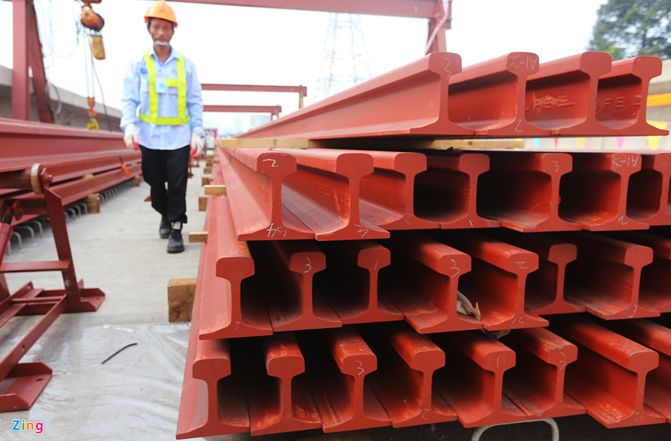 Cận cảnh đường ray tuyến metro đầu tiên ở Sài Gòn