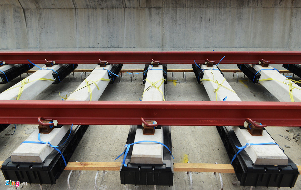 Cận cảnh đường ray tuyến metro đầu tiên ở Sài Gòn
