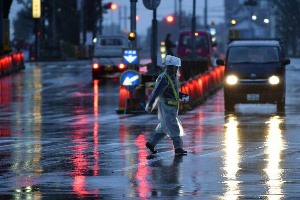 Siêu bão quái vật Lan càn quét Nhật Bản, 5 người chết