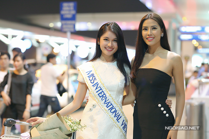 Thuỳ Dung tự tin bắn tiếng Anh ở sân bay trước khi đi thi Hoa hậu Quốc tế