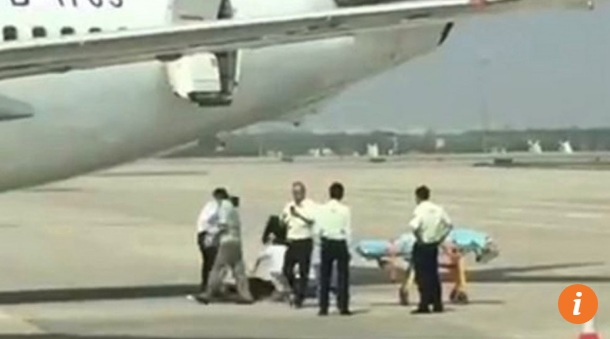 Nữ tiếp viên rơi khỏi máy bay trong lúc cất cánh