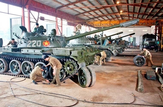 Tăng Việt Nam nhìn xuyên đêm với thiết bị tự sản xuất