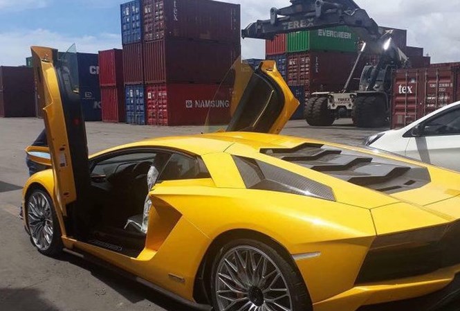 Từ 2018, giá xe sang nhập về Việt Nam sẽ tăng lên