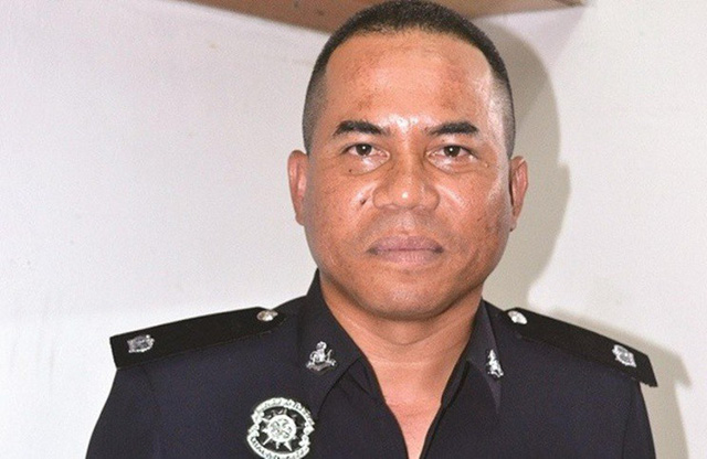 Thiếu niên 15 tuổi bất ngờ sinh con trong toilet khi đi mua sắm với gia đình